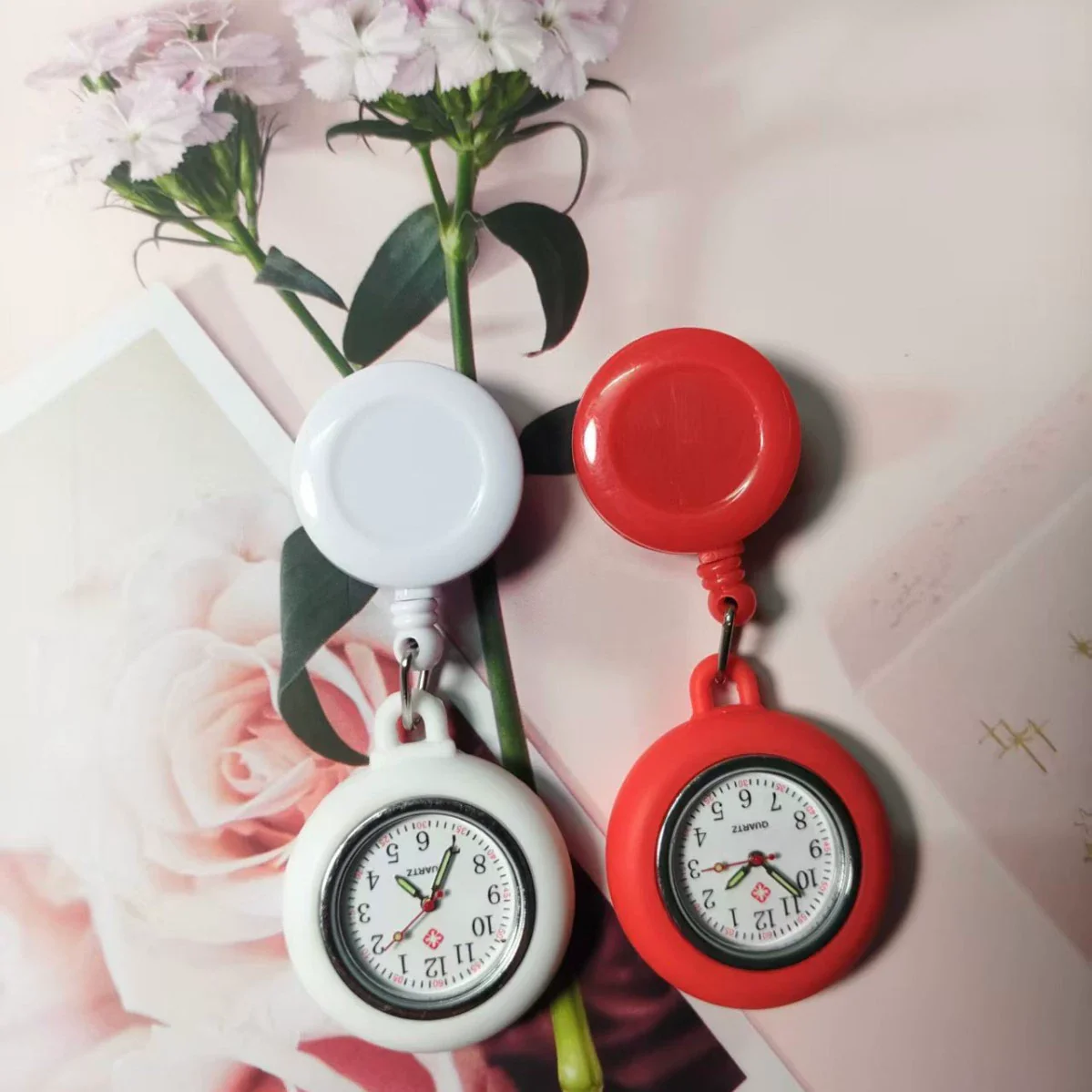 Wholesale Silicone Casual Universal Wristwatch With Round Dial Plastic Case Stainless Steel Buckle Spiral Crown And Ordinary Glass Mirror - Image 4