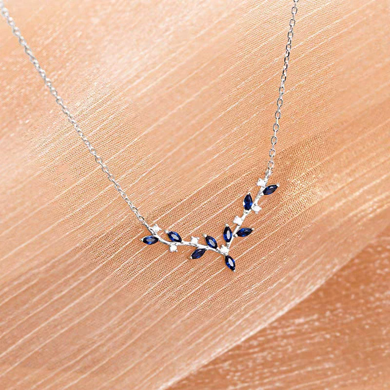 Wholesale Silver Antler Pendant Necklace For Women With 18K Gold Plating And Deep Sea Blue Zircon Animal Zodiac Pattern - Image 6