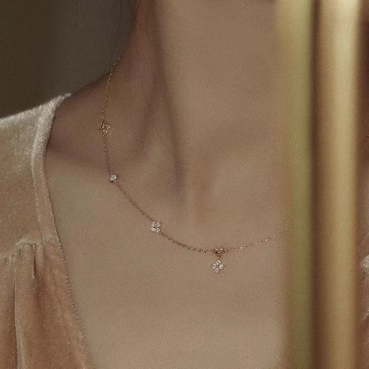 Wholesale Silver Clover Ochain Necklace With Diamond Embedded Light Luxury Style And Flower Leaf Pattern - Image 3