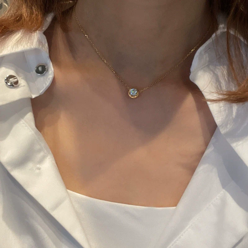 Wholesale Silver Diamond Geometric Pendant Necklace 18K Gold Plated For Women - Image 4