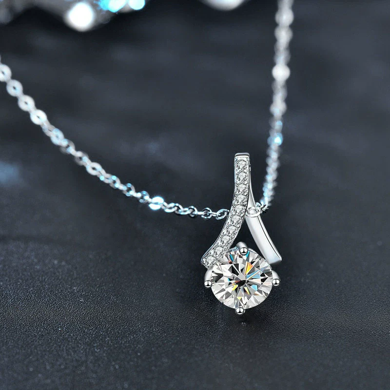 Wholesale Silver Herringbone Cross Chain Necklace With Geometric Pendant And Electroplating For Women - Image 2