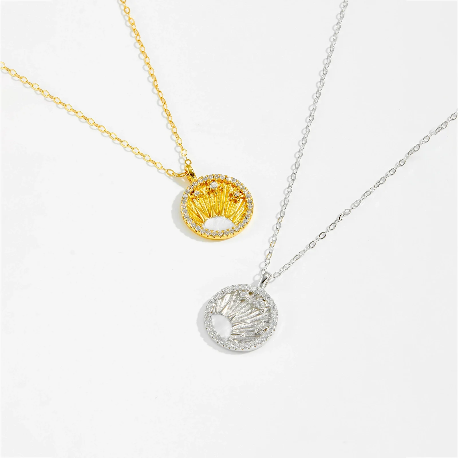 Wholesale Silver Pendant Clavicle Chain With Geometric Pattern And Electroplating For Women - Image 3