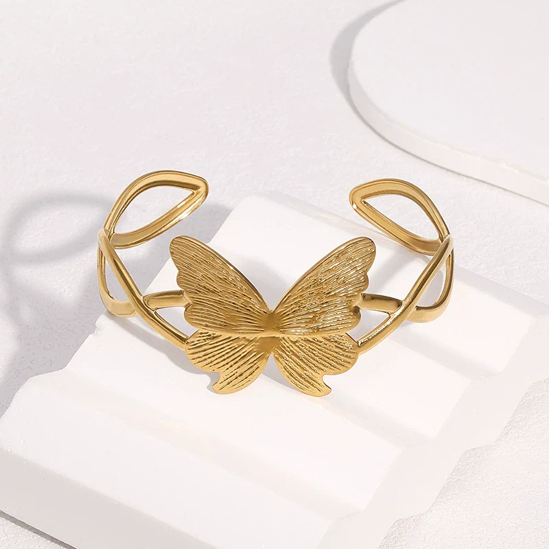 Wholesale Simple Butterfly Design Electroplated Stainless Steel Bracelet For Women - Image 4