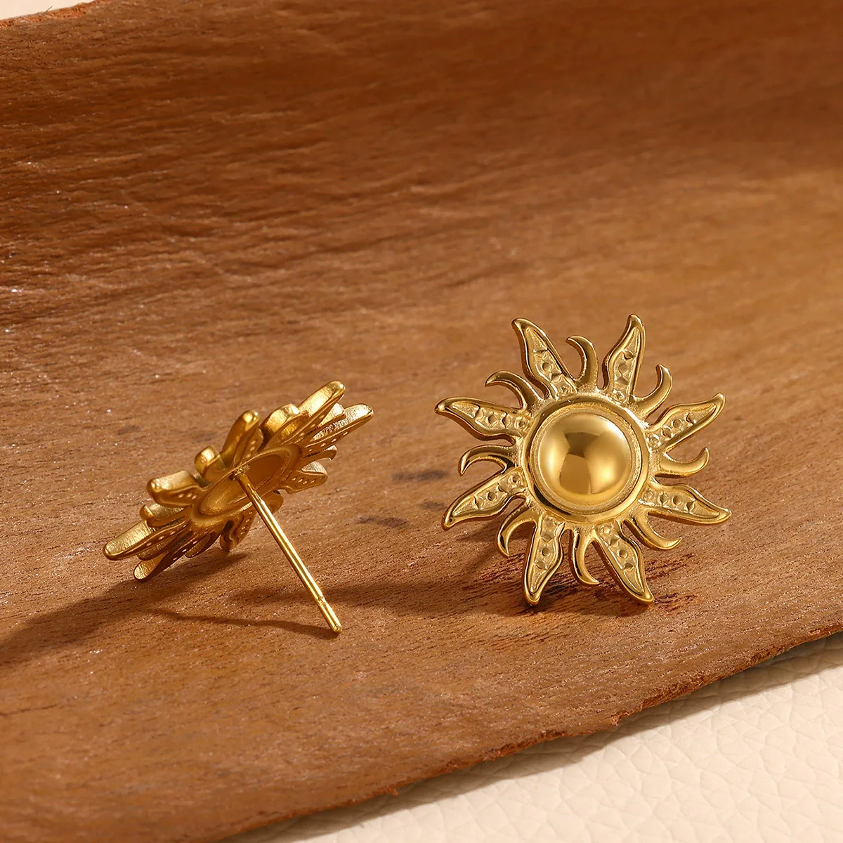 Wholesale Simple Creative Geometric Sunflower Stainless Steel And Gold Electroplated Unisex Earrings - Image 2