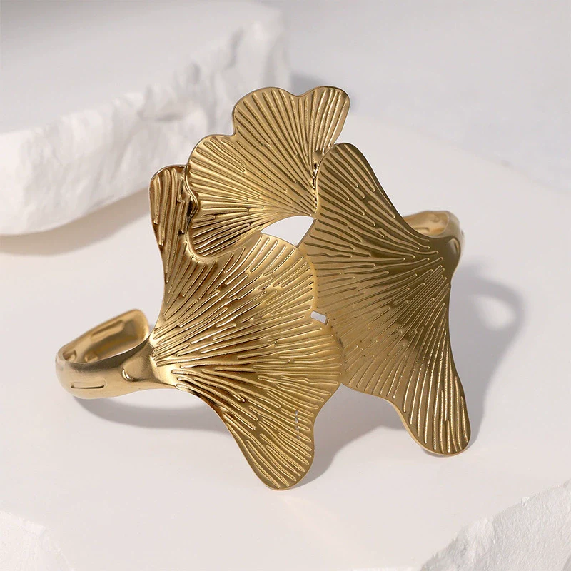 Wholesale Simple Design Electroplated Stainless Steel Ginkgo Leaf Bracelet Hand Jewelry - Image 4