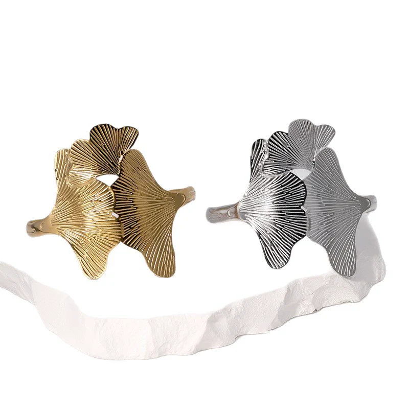Wholesale Simple Design Electroplated Stainless Steel Ginkgo Leaf Bracelet Hand Jewelry - Image 5
