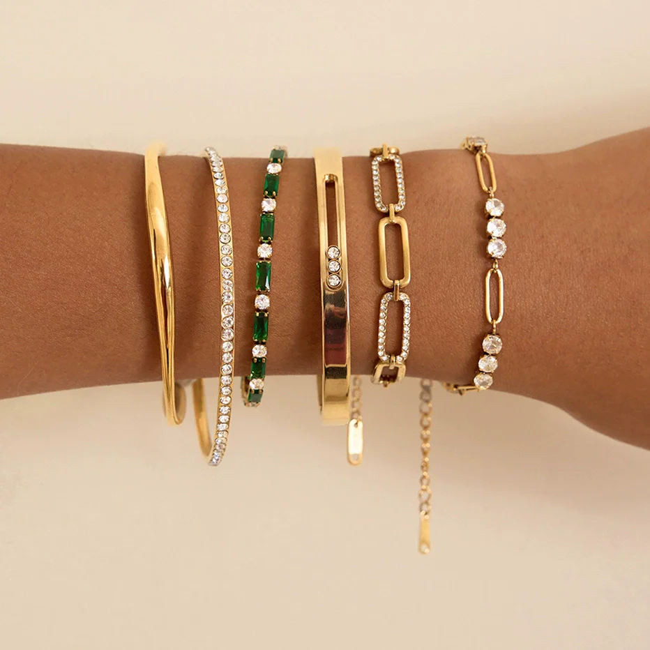 Wholesale Simple Geometric Electroplated Stainless Steel Movable White Rhinestone Bracelet Hand Jewelry - Image 2