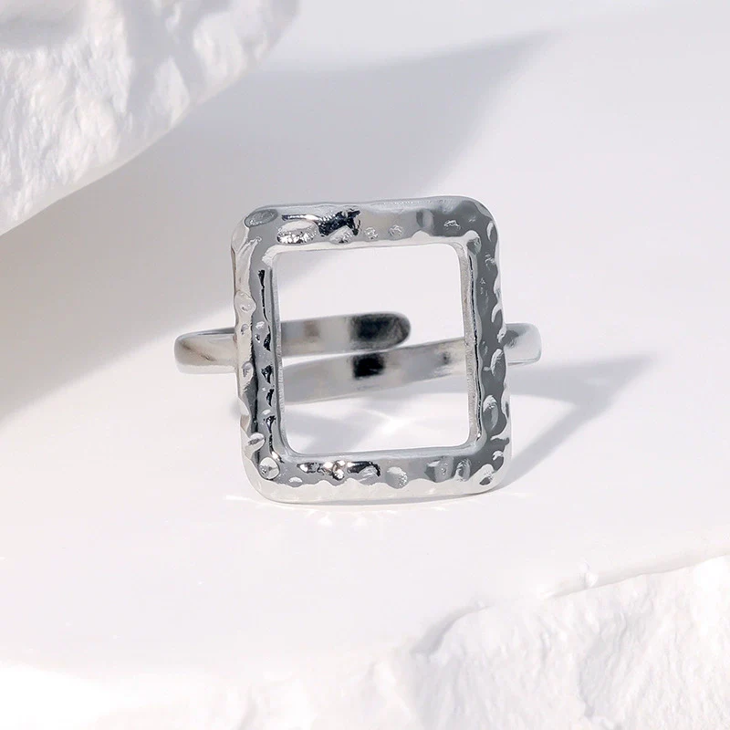 Wholesale Simple Geometric Gold Electroplated Stainless Steel Ring Hand Jewelry For Women - Image 4