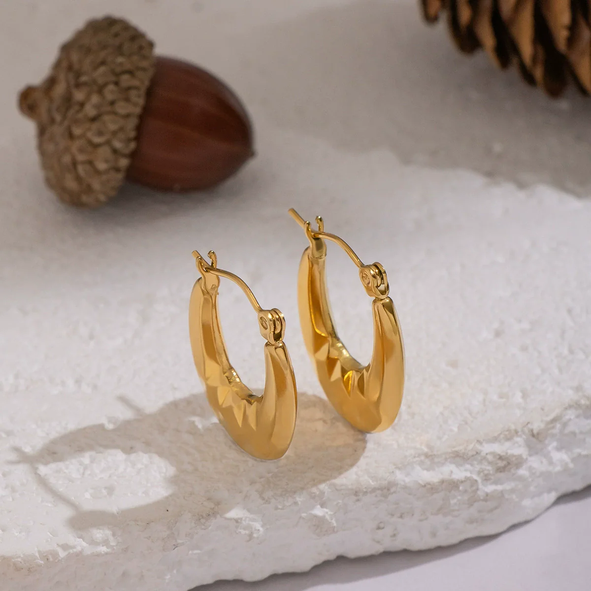 Wholesale Simple Geometric Ushaped Plaid Stainless Steel Earrings With Pvd Furnace Vacuum Real Gold Plating For Women - Image 3