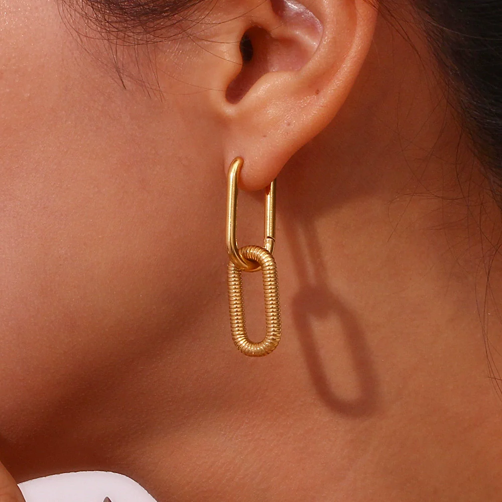 Wholesale Simple Geometric Ushaped Stainless Steel 18K Gold Plated Earrings For Women - Image 4