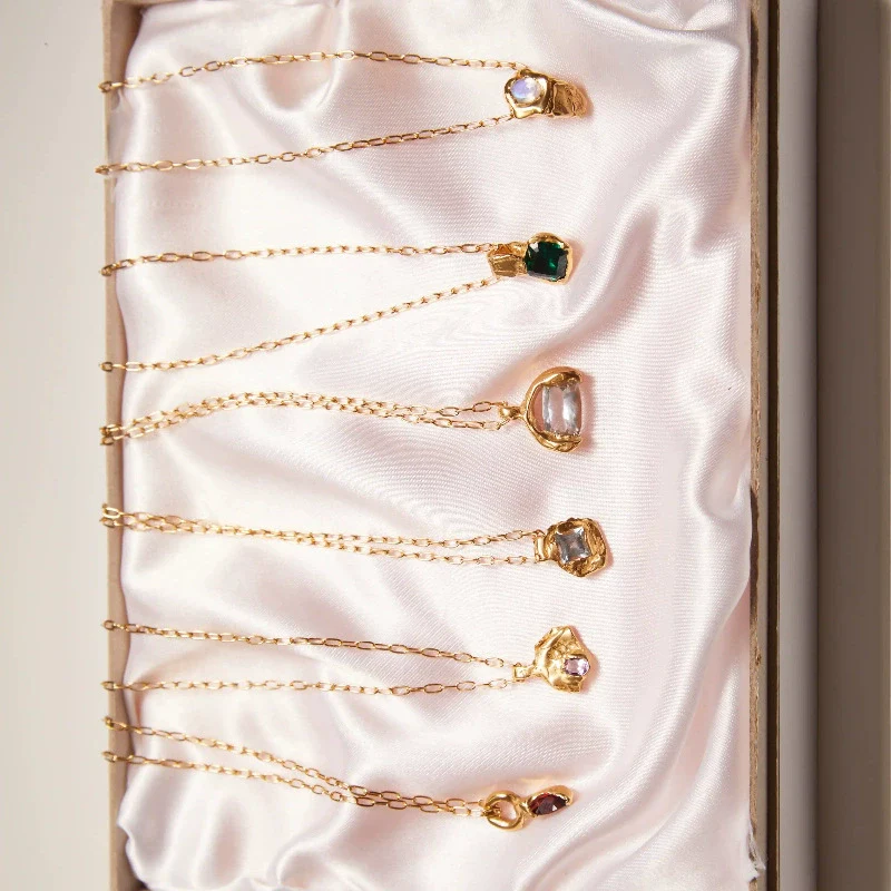 Wholesale Simple Heart Shape Electroplated Gold Color Retention Copper Pendant Necklace Clavicle Chain For Unisex - Image 4