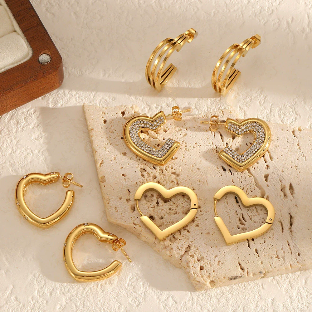 Wholesale Simple Heartshaped Titanium Steel And Stainless Steel Earrings For Women With Vacuum Real Gold Plating - Image 2