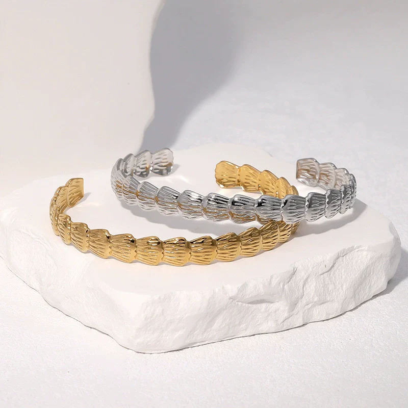 Wholesale Simple Minimalist Electroplated Stainless Steel Bracelet For Women