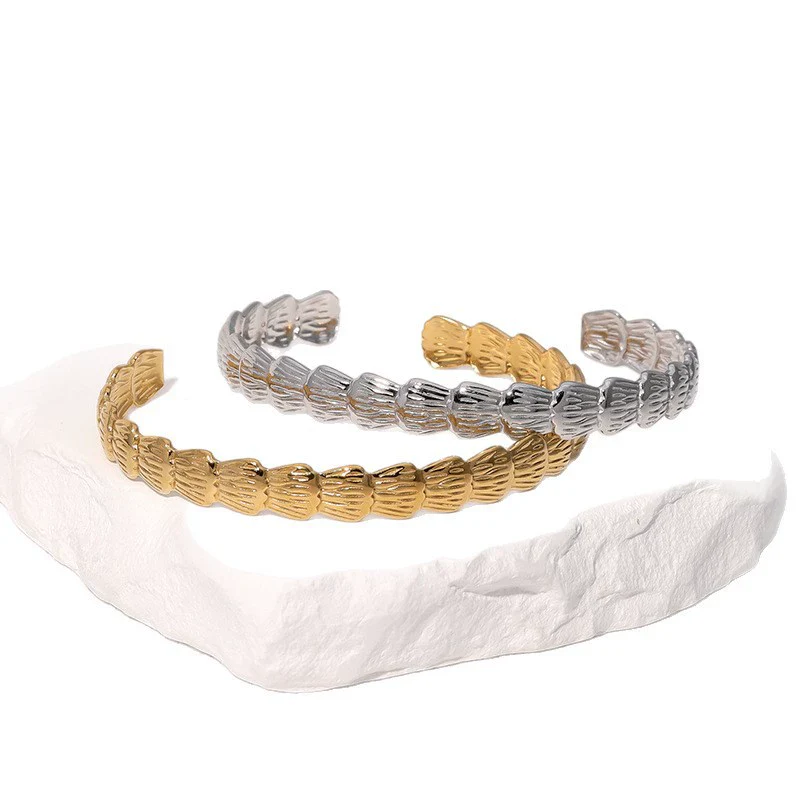 Wholesale Simple Minimalist Electroplated Stainless Steel Bracelet For Women - Image 5