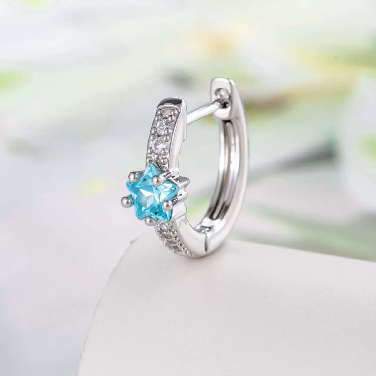 Wholesale Simple Niche Ins Style Geometric Fivepointed Star Zircon Inlaid Copper Earrings - Image 8