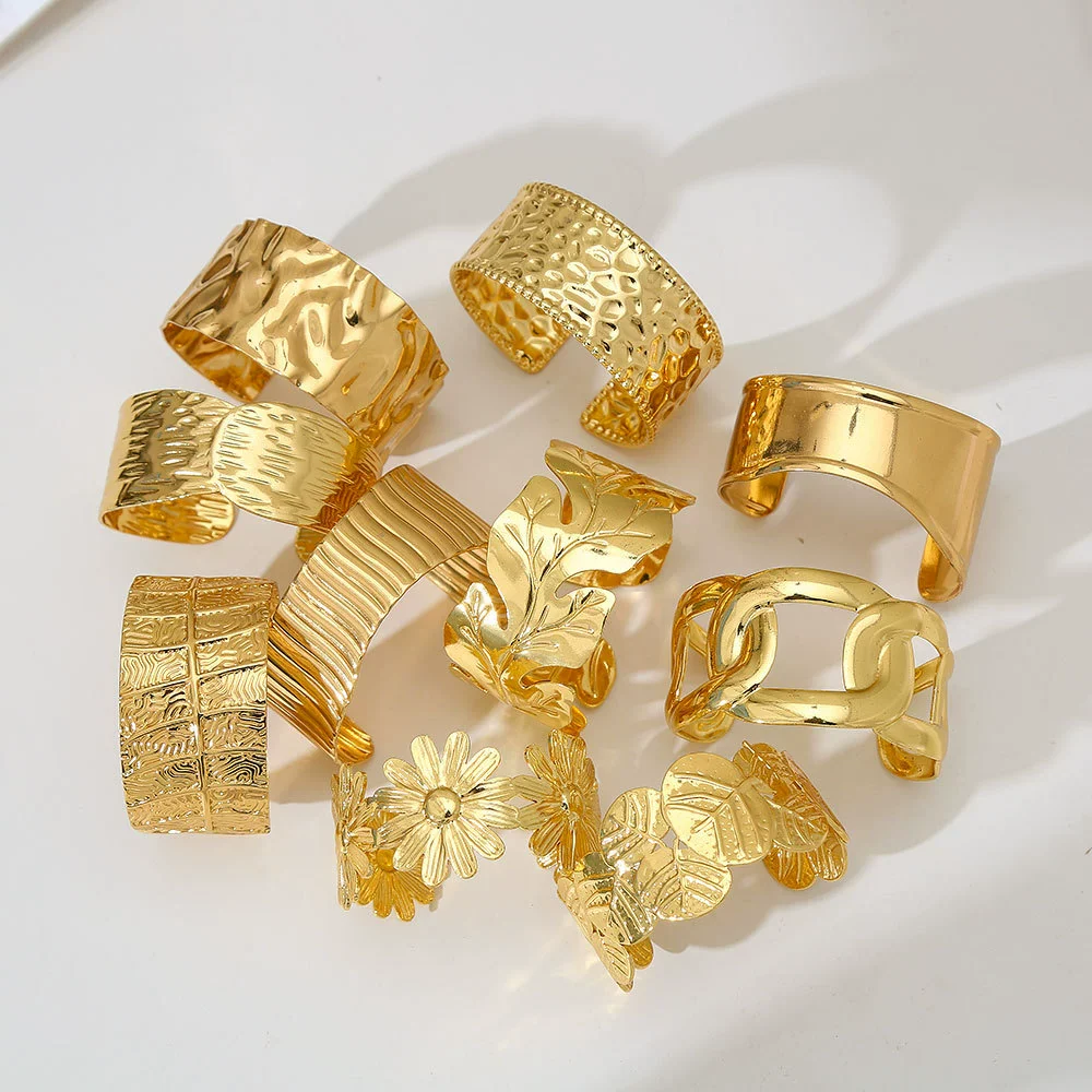 Wholesale Simple Stainless Steel 18K Gold Plated Open Wave Glossy Bracelet For Women
