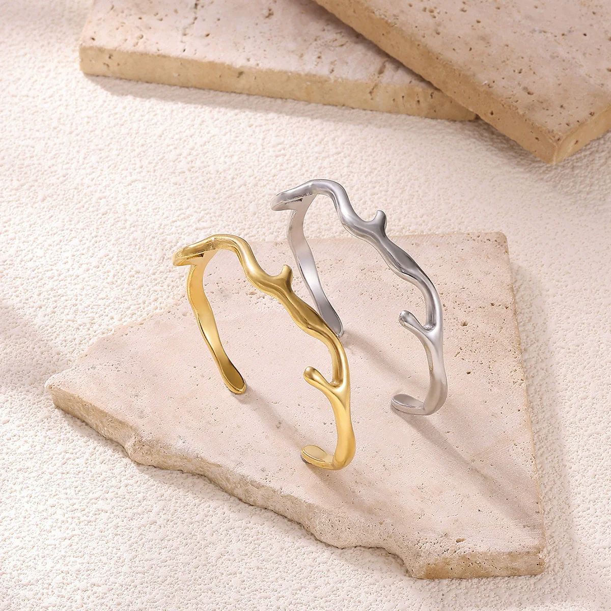 Wholesale Simple Style Irregular Circle Stainless Steel Goldplated Women's Bracelet - Image 2