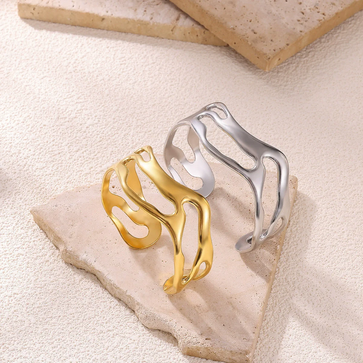 Wholesale Simple Style Irregular Circle Stainless Steel Goldplated Women's Bracelet - Image 7