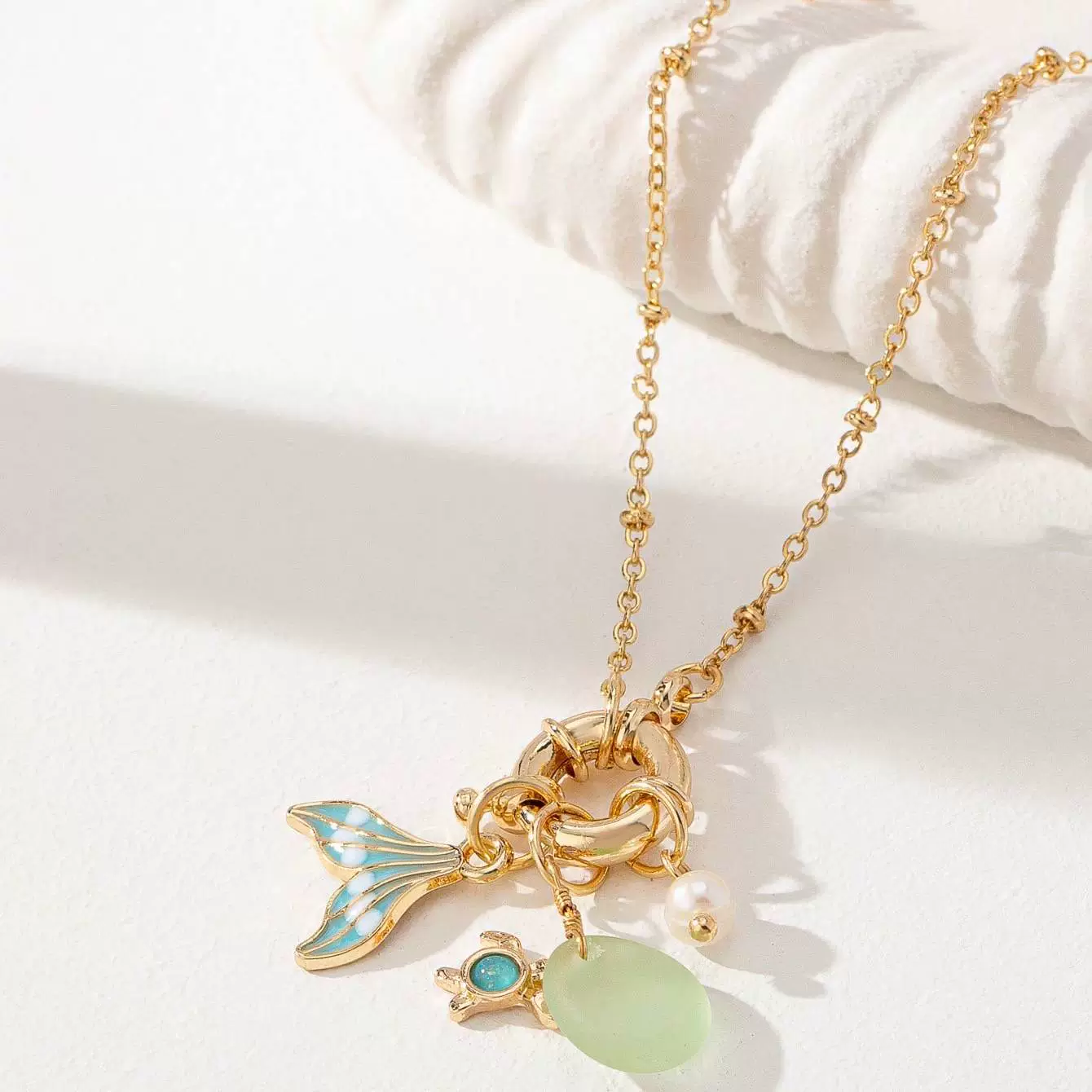 Wholesale Simple Unisex Electroplated Copper Heart Shape Pendant Necklace With O Word Chain