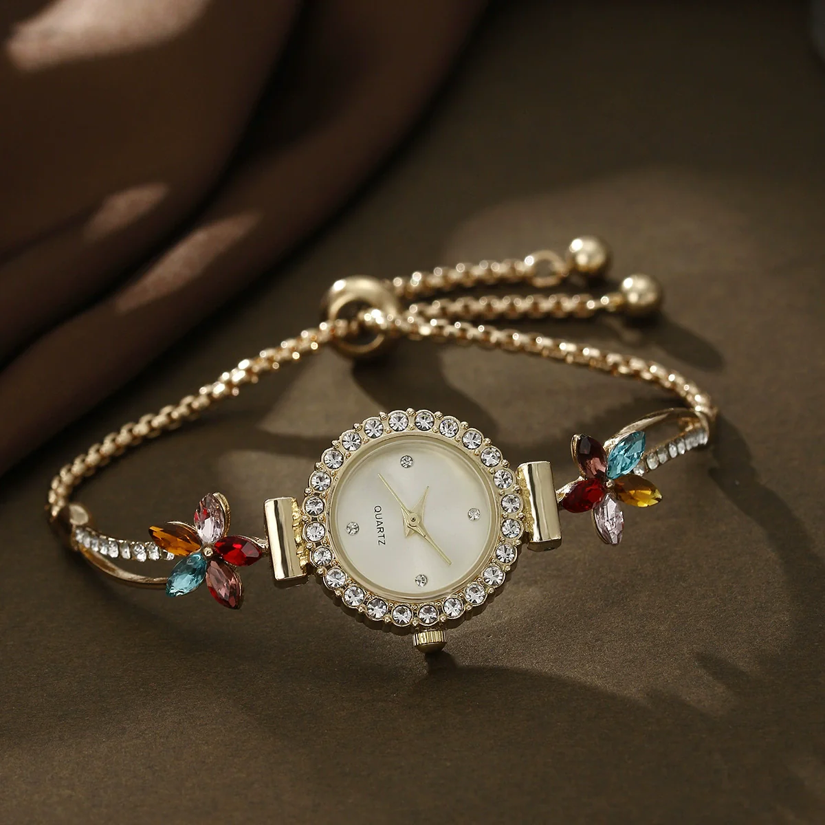 Wholesale Small Fresh Round Alloy Quartz Bracelet Watch Jewelry Set For Women - Image 6