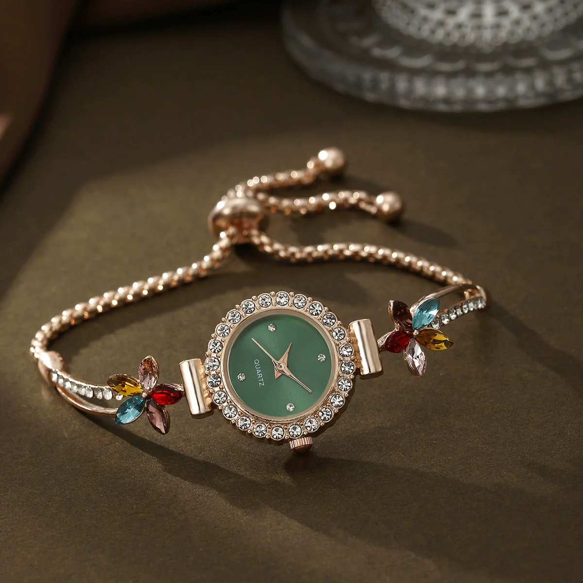 Wholesale Small Fresh Round Alloy Quartz Bracelet Watch Jewelry Set For Women - Image 8