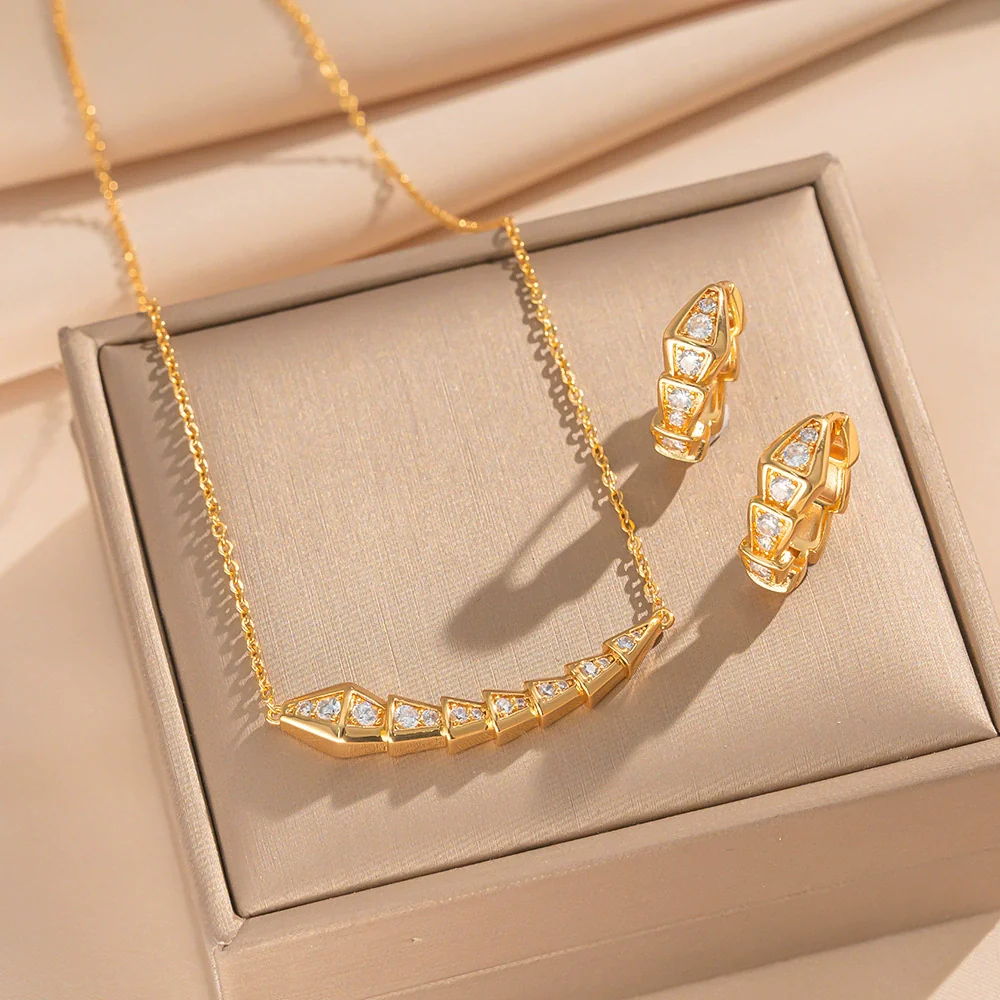 Wholesale Snakeshaped Titanium Steel And Environmentally Friendly Copper Necklace And Earrings Set For Women With Electroplating And Light Luxury Style - Image 10