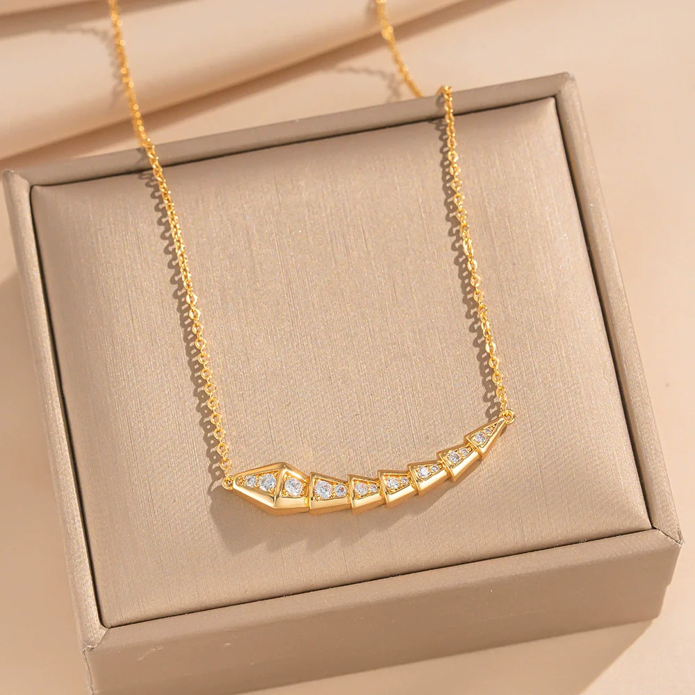 Wholesale Snakeshaped Titanium Steel And Environmentally Friendly Copper Necklace And Earrings Set For Women With Electroplating And Light Luxury Style - Image 6