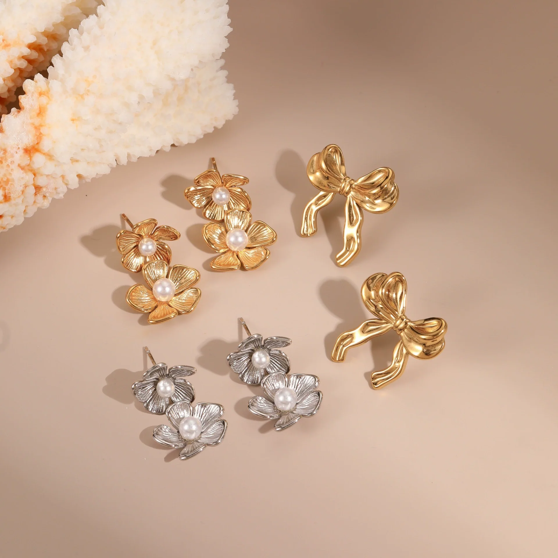 Wholesale Stainless Steel 18K Electroplated Flower And Bow Earrings For Women - Image 2