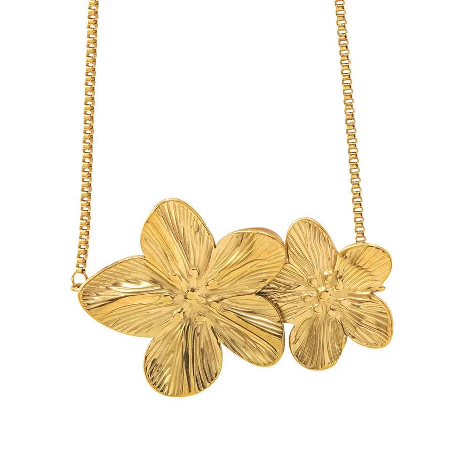 Wholesale Stainless Steel 18K Goldplated Fivepetal Flower Necklace For Women - Image 5