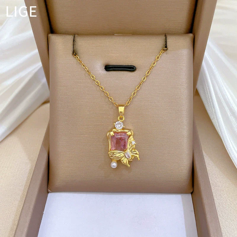 Wholesale Stainless Steel And Copper Jewelry Geometric Pearl Butterfly Zircon Light Luxury Elegant Gorgeous Diamond Necklace Unisex Allmatch Clavicle Chain