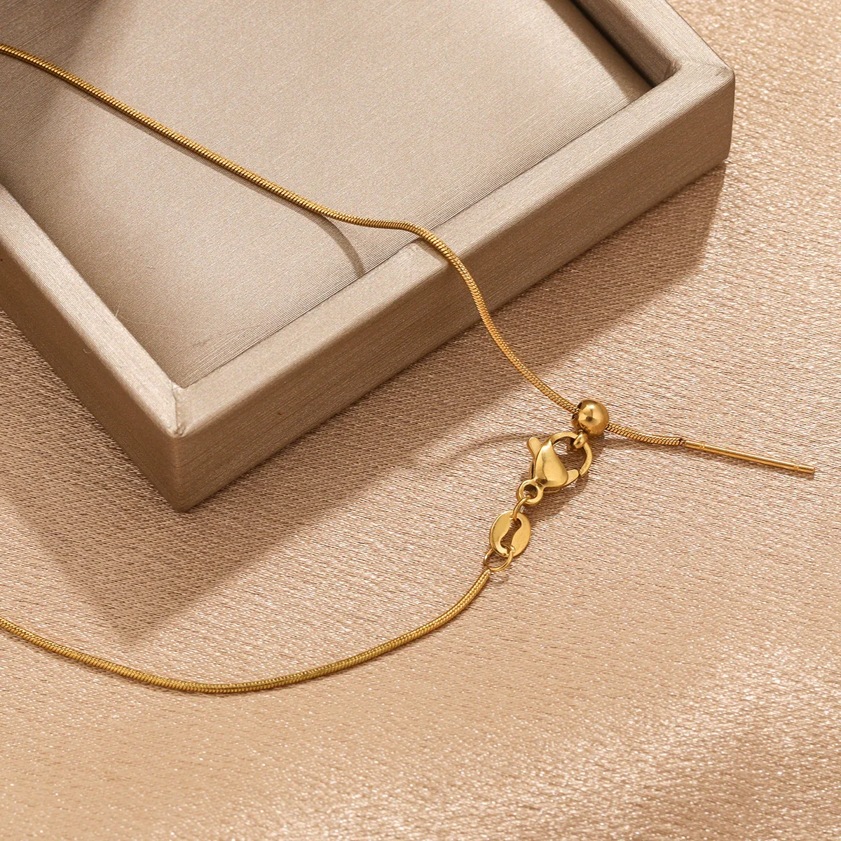 Wholesale Stainless Steel And Titanium Steel Ochain Clavicle Necklace With Geometric Beaded Pendant And Real Gold Plating For Women - Image 3