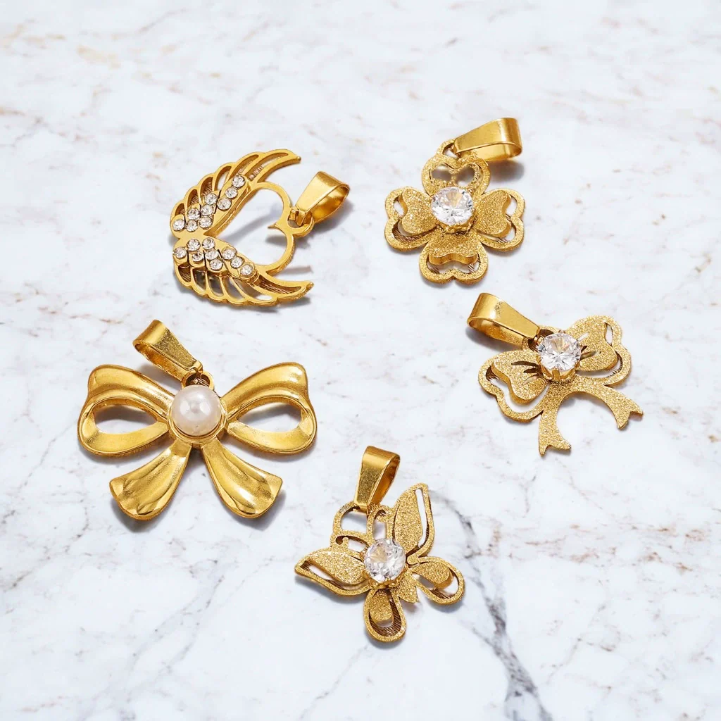 Wholesale Stainless Steel Bow And Butterfly Pendant Necklace For Ladies With 18K Gold Plated Electroplating - Image 2