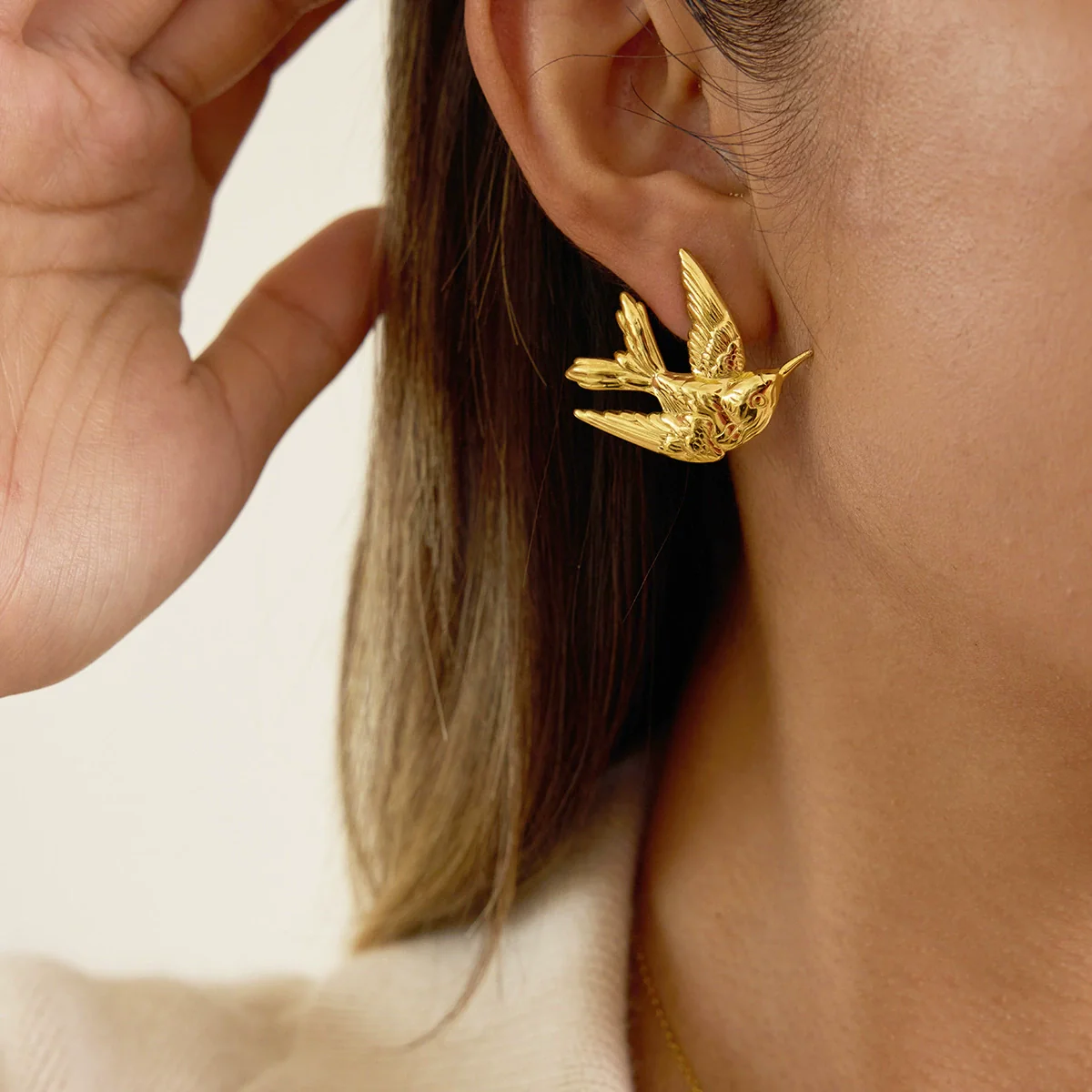Wholesale Stainless Steel Electroplated 18K Gold Geometric Animal Shape Women's Earrings