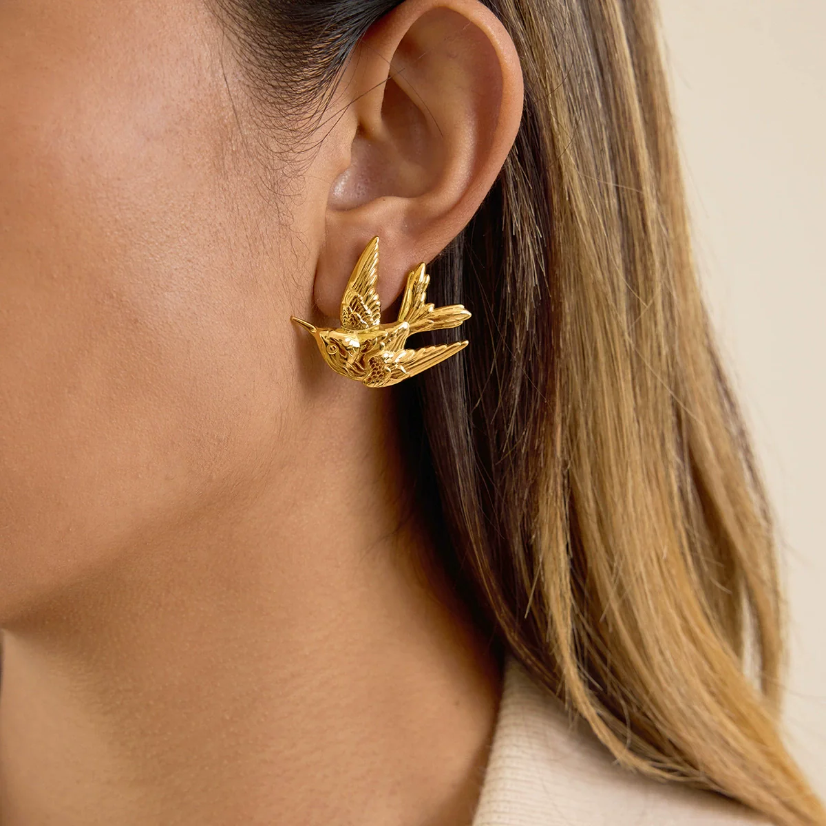 Wholesale Stainless Steel Electroplated 18K Gold Geometric Animal Shape Women's Earrings - Image 2