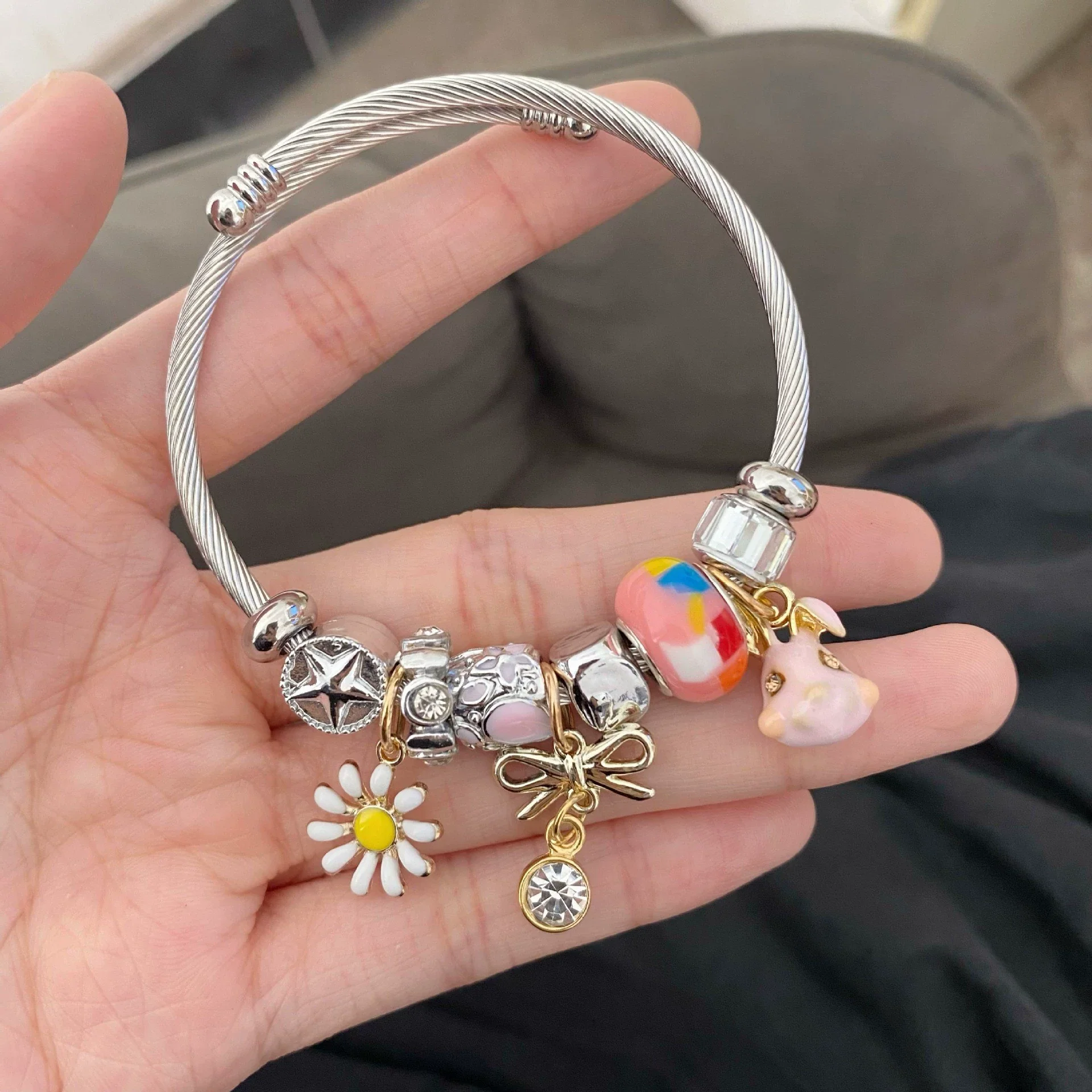 Wholesale Stainless Steel Electroplated Cartoon Animal Daisy Rabbit Pendant Diy Beaded Bracelet For Women - Image 4