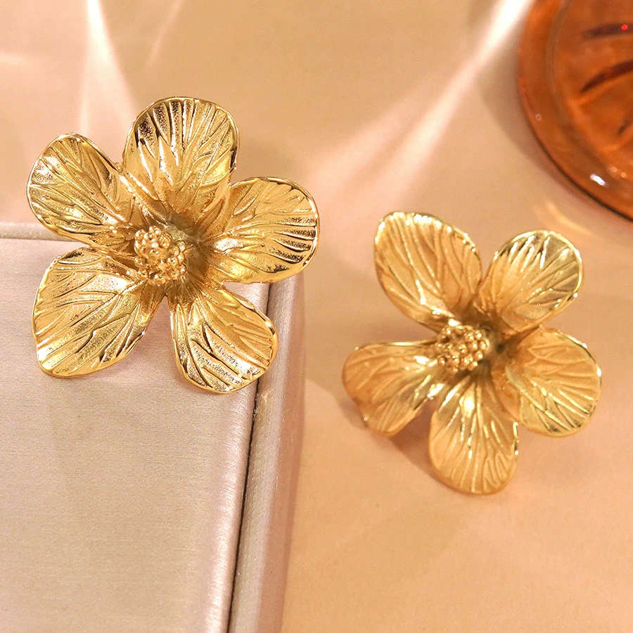 Wholesale Stainless Steel Electroplated Flower Earrings For Women - Image 3