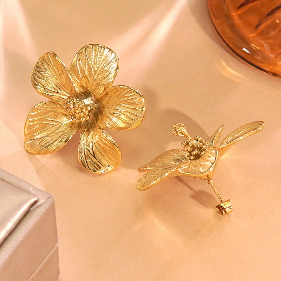 Wholesale Stainless Steel Electroplated Flower Earrings For Women - Image 4