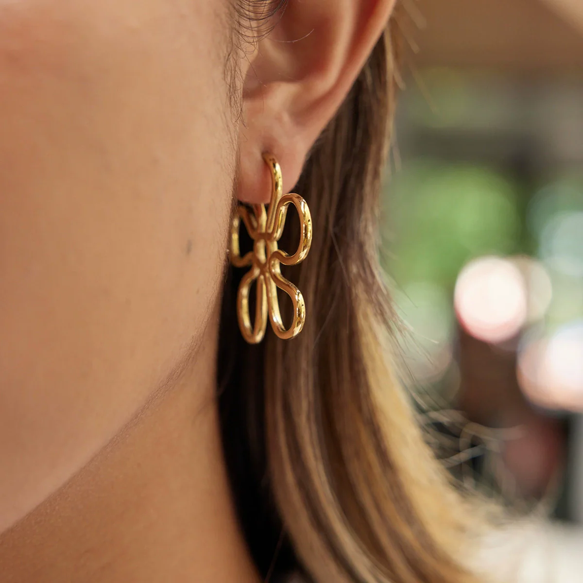 Wholesale Stainless Steel Electroplated Geometric Cut Out Flower Earrings For Women - Image 2