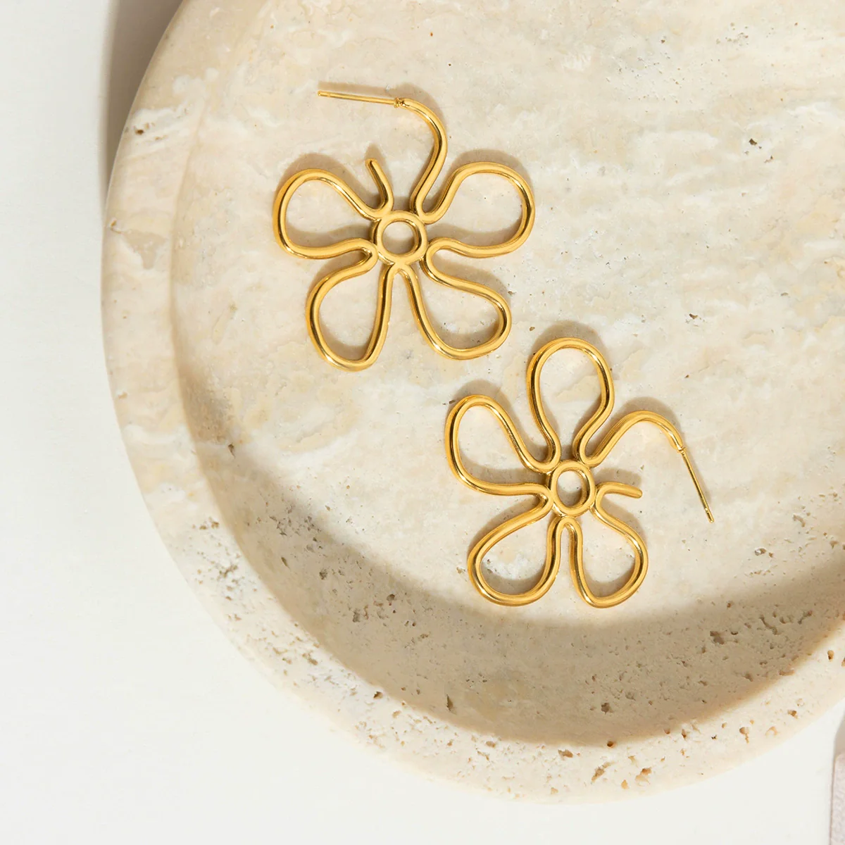 Wholesale Stainless Steel Electroplated Geometric Cut Out Flower Earrings For Women - Image 3