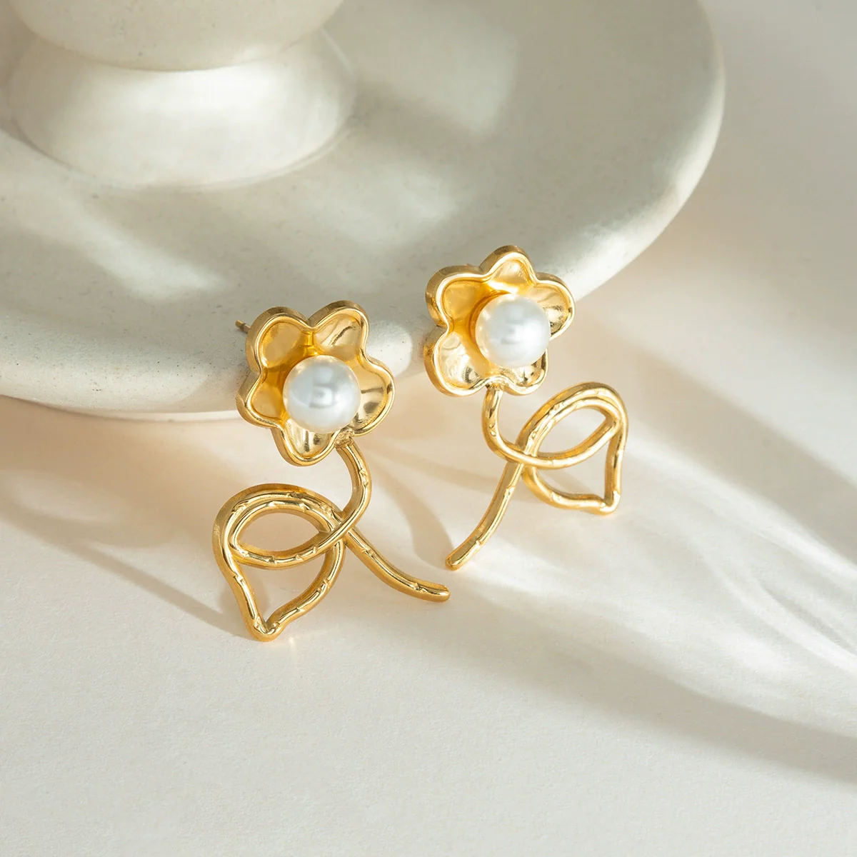 Wholesale Stainless Steel Electroplated Geometric Flower Cut Out Earrings For Women - Image 3