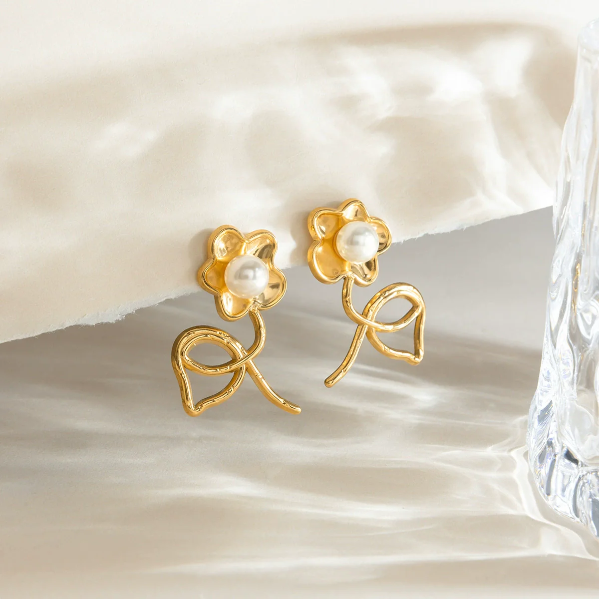 Wholesale Stainless Steel Electroplated Geometric Flower Cut Out Earrings For Women - Image 4