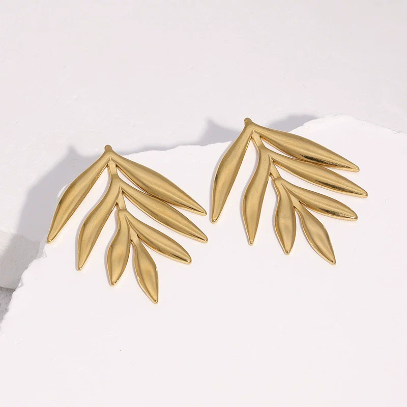 Wholesale Stainless Steel Electroplated Geometric Leaf Design Women's Minimalist Earrings - Image 4