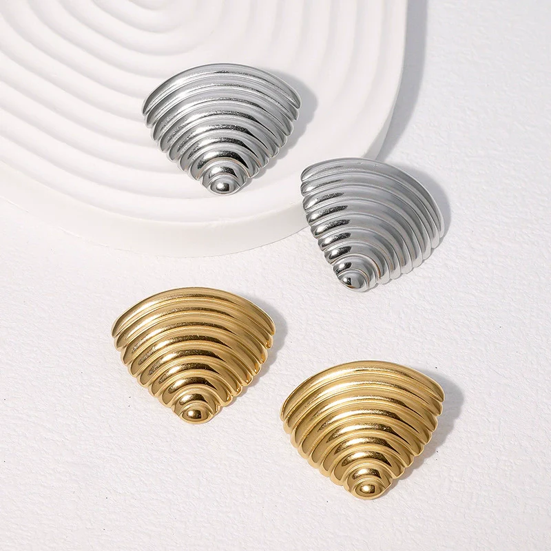 Wholesale Stainless Steel Electroplated Geometric Triangle Horizontal Stripes Niche Cool Style Earrings For Women - Image 2