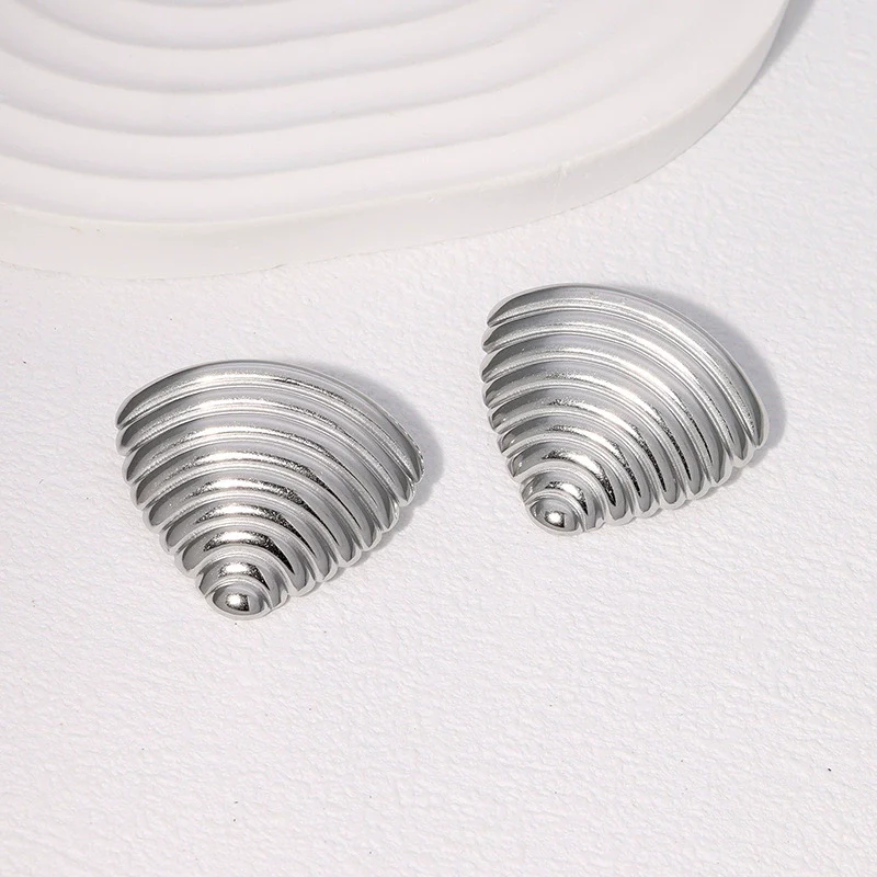 Wholesale Stainless Steel Electroplated Geometric Triangle Horizontal Stripes Niche Cool Style Earrings For Women - Image 4