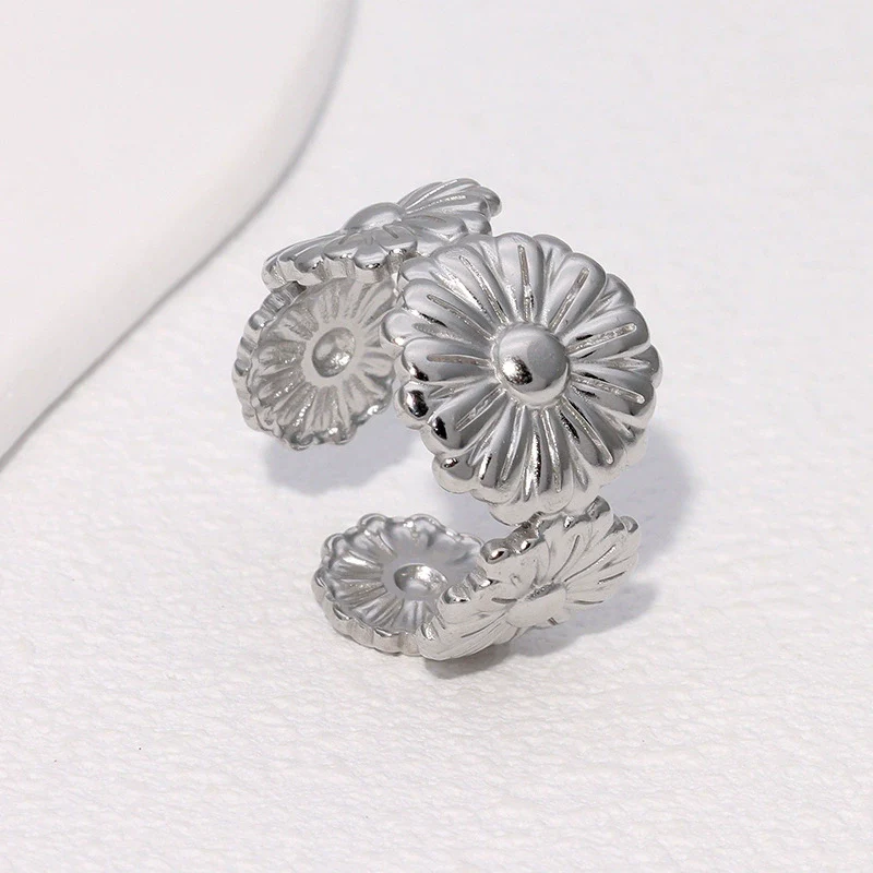 Wholesale Stainless Steel Electroplated Open Ring And Bracelet For Women With Flower Design - Image 3