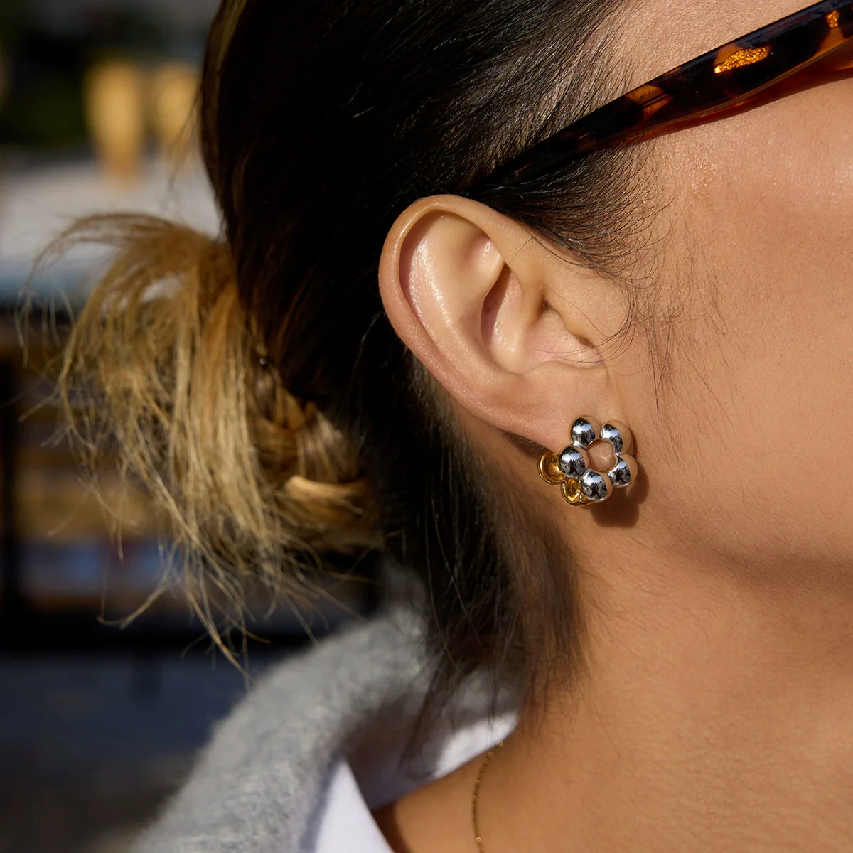 Wholesale Stainless Steel Electroplated Twotone Fivepetal Flower Colorblocking Earrings For Women In Ins Style - Image 2