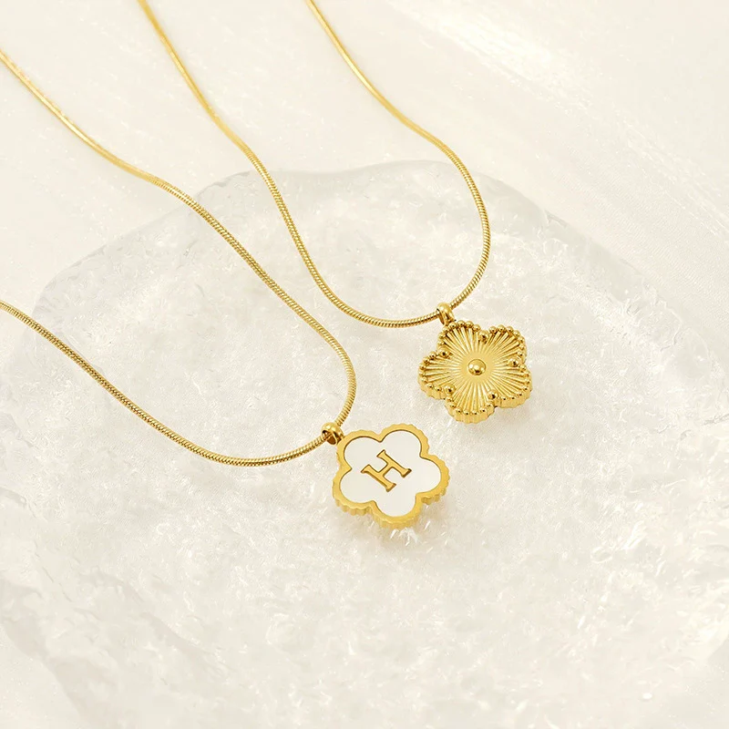 Wholesale 316L Stainless Steel Five Leaf Clover Letter Pendant Necklace With Electroplating Fashion Jewelry For Women - Image 2