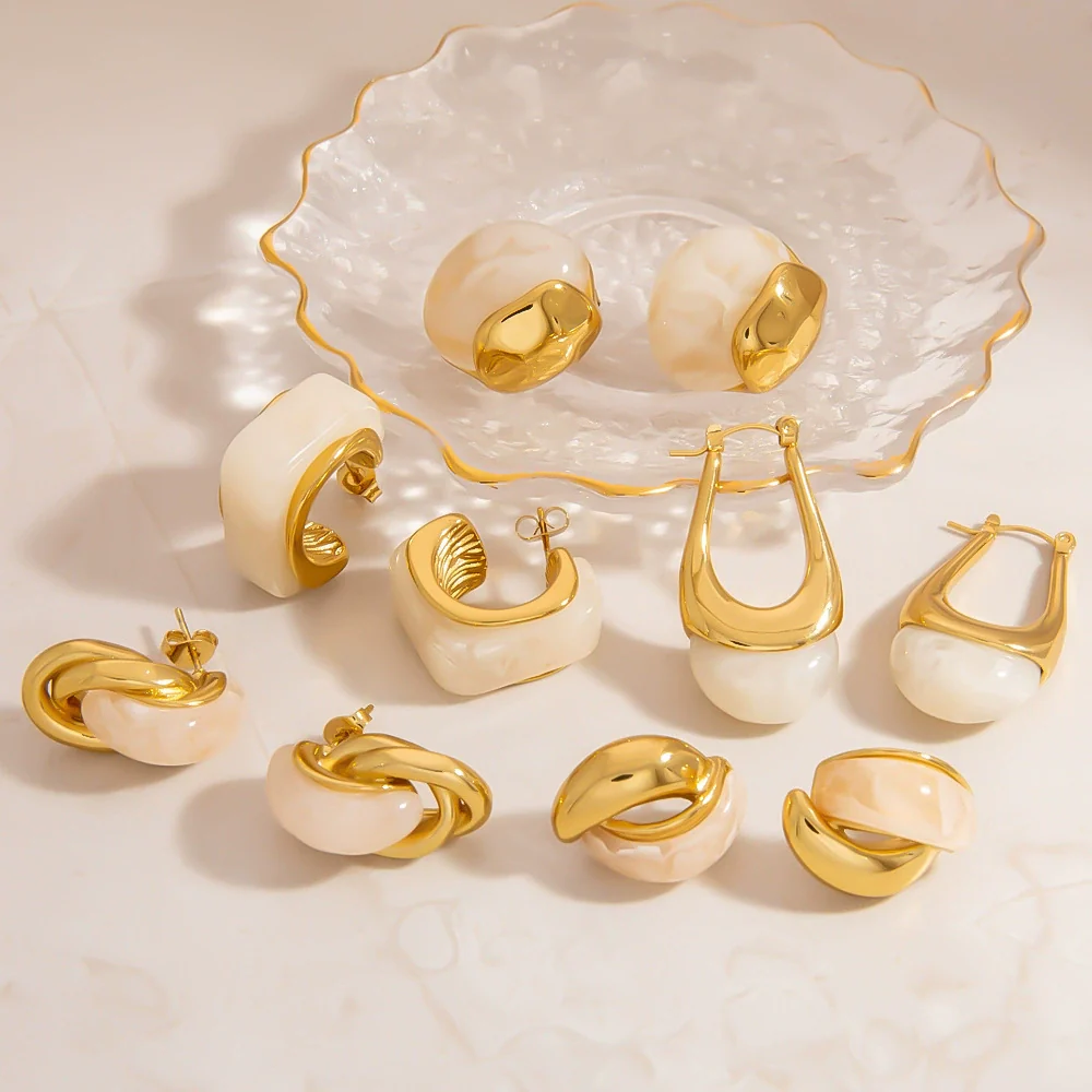 Wholesale Stainless Steel French Retro Curved Earrings With Resin Electroplated In 18K Gold Color For Women - Image 4
