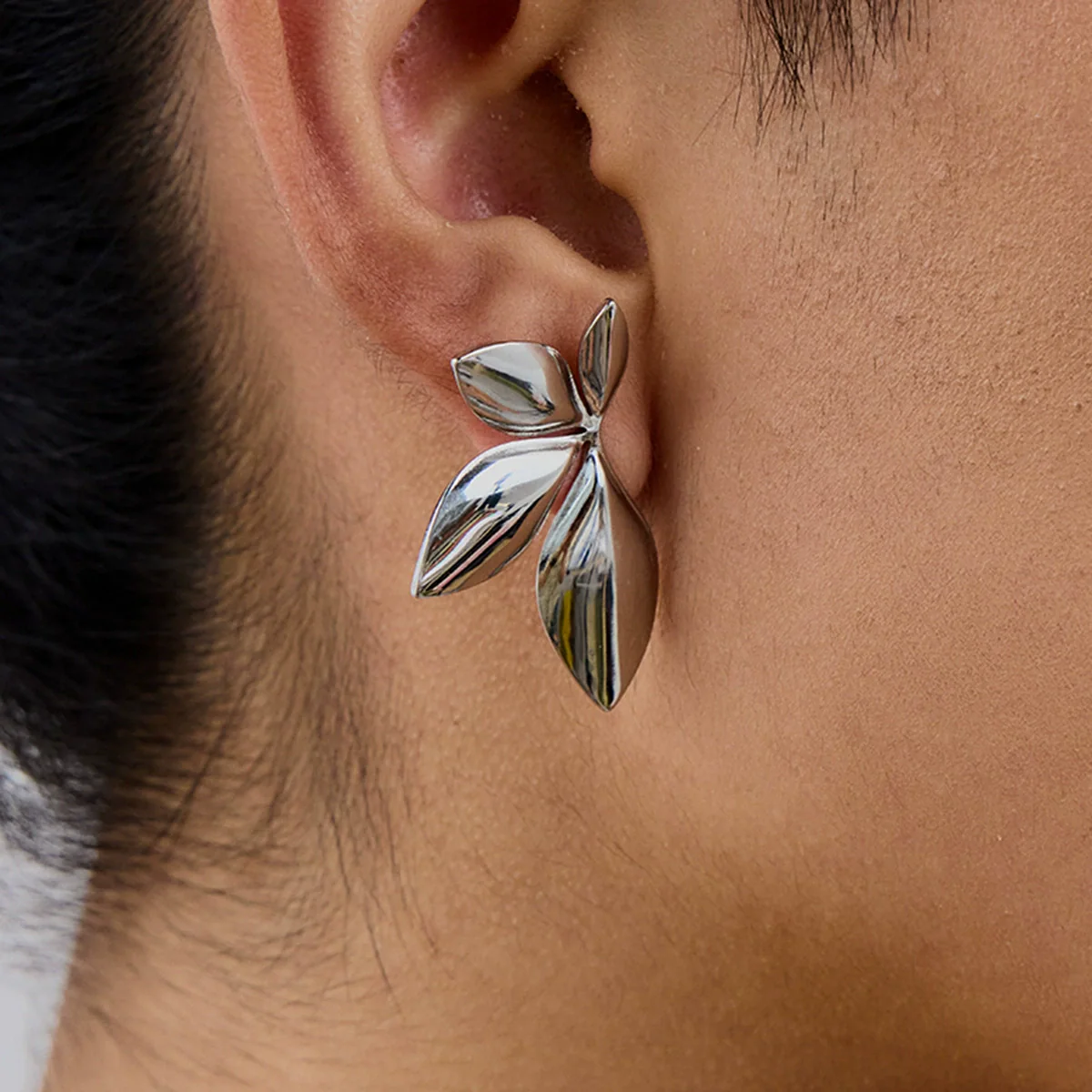 Wholesale Stainless Steel Geometric Electroplated Minimalist Earrings For Women - Image 3