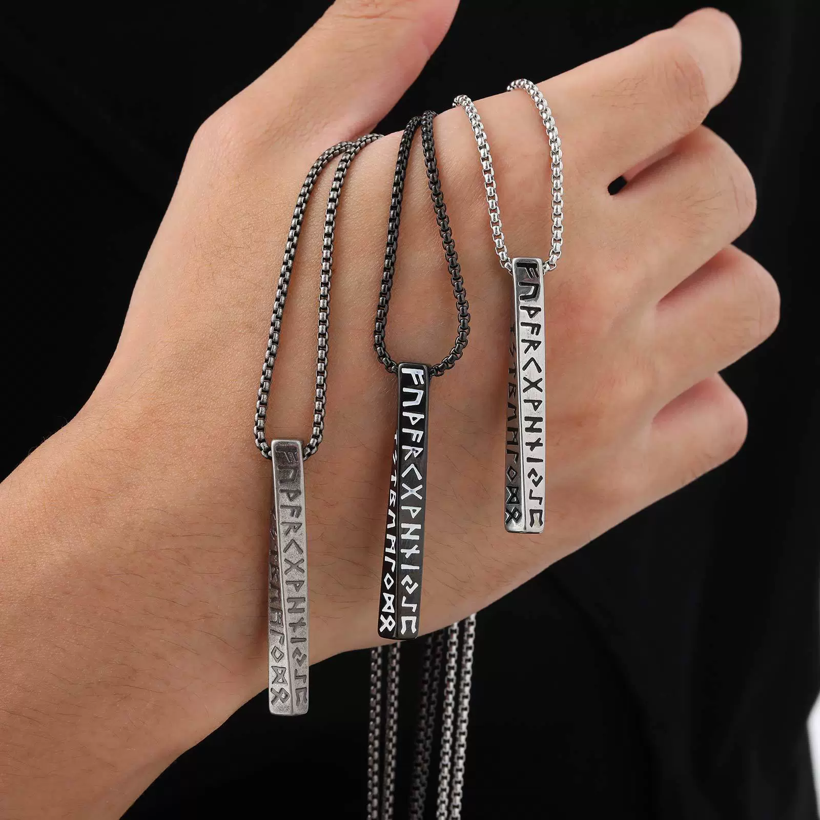 Wholesale Stainless Steel Geometric Mobius Pearl Chain Necklace With Electroplating Treatment